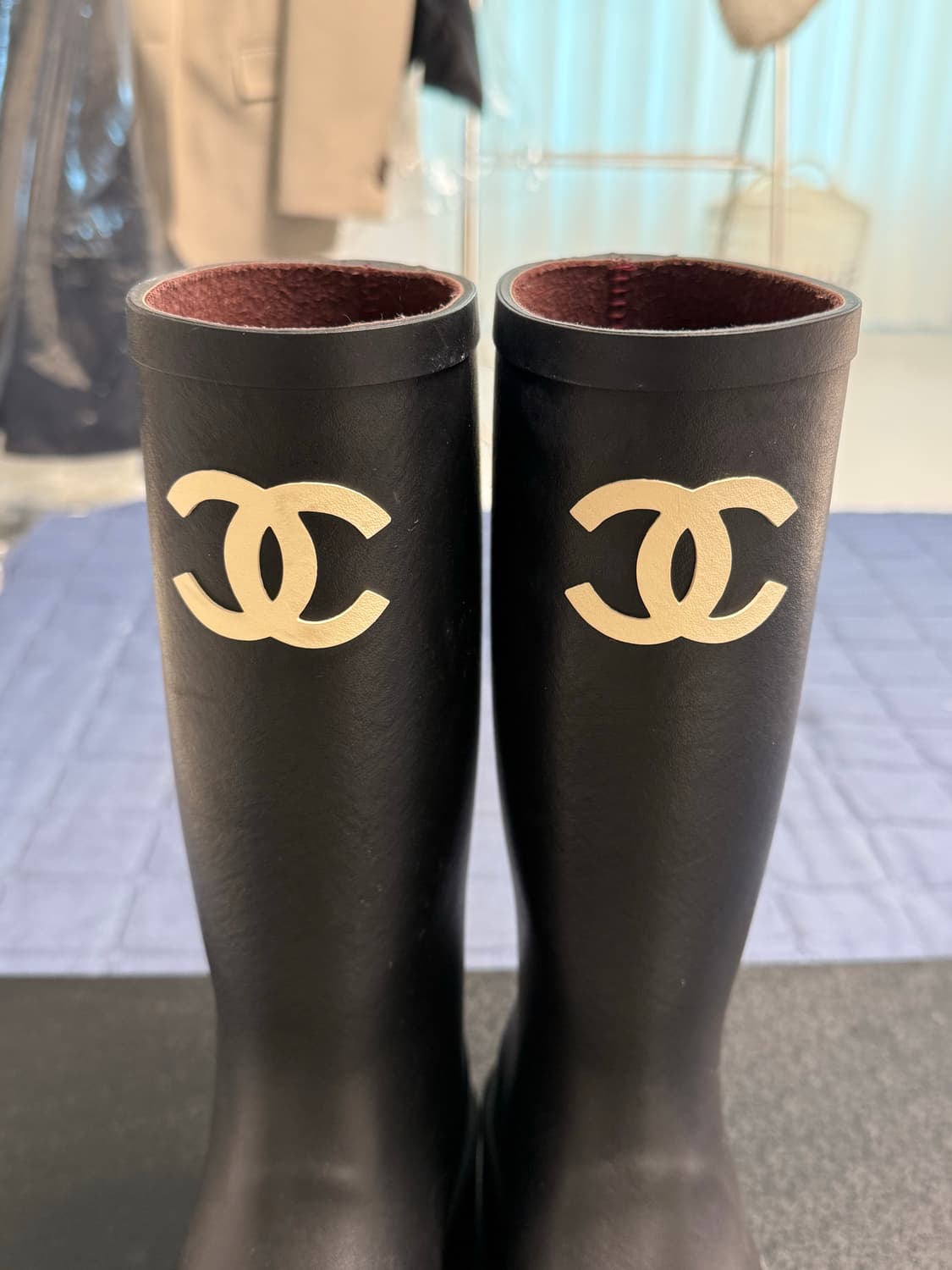 샤넬 카우 초크 레인부츠 38 상품이미지3