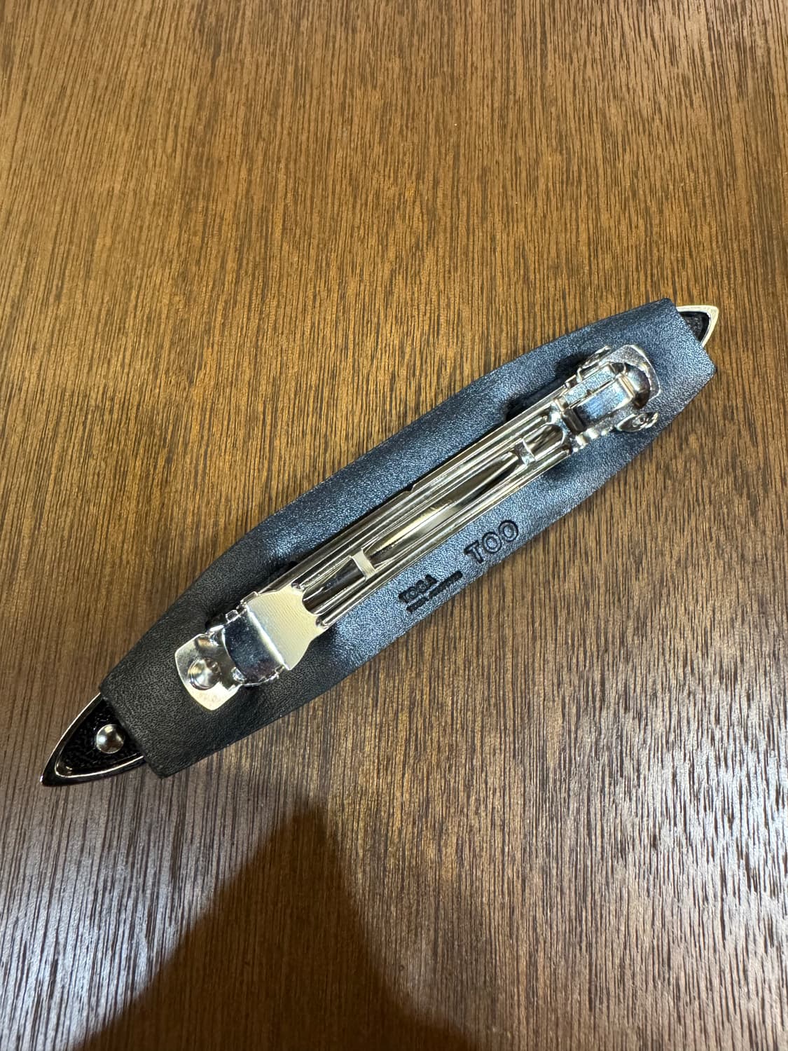 [OS] 토가 아카이브 메탈릭 레더 헤어클립  상품이미지4