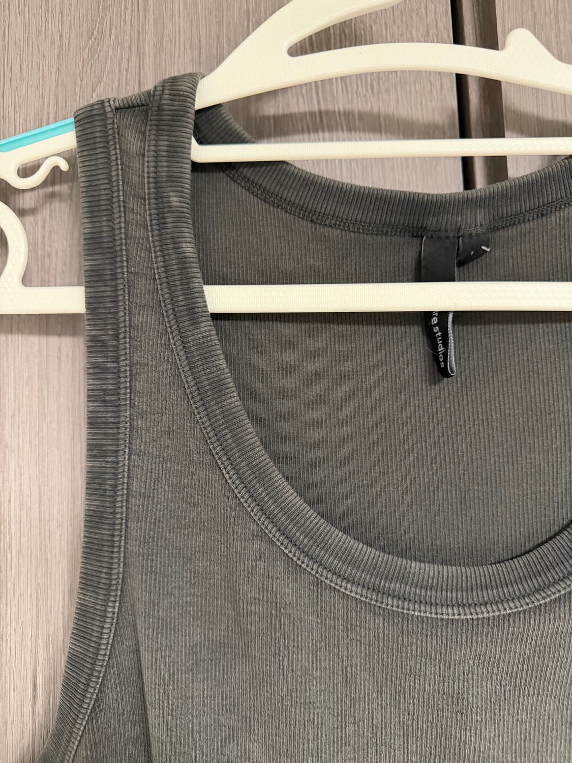 엔타이어스튜디오 슬리브리스 L 워시드블랙 상품이미지2