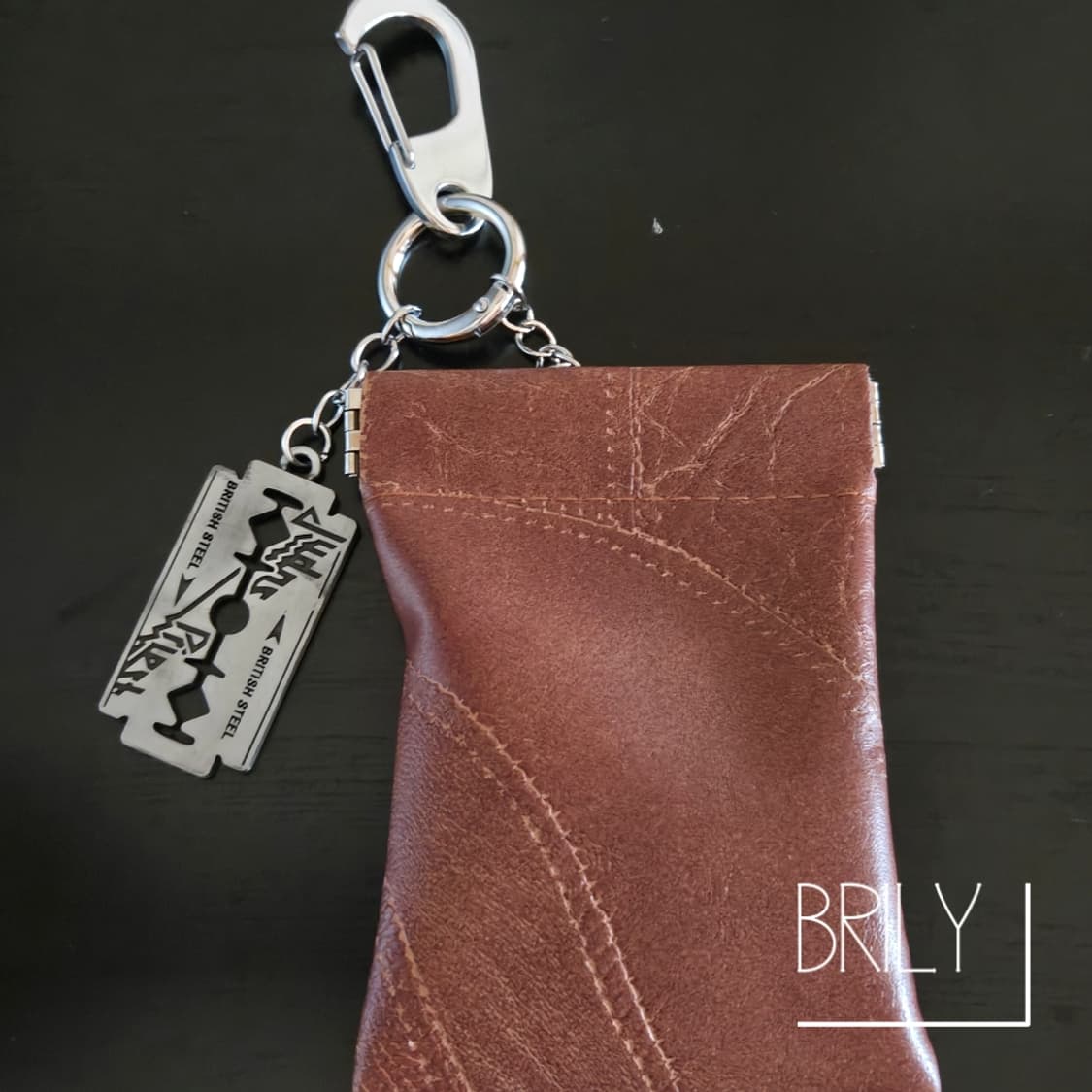 [Unisex] LAY 빈티지 월렛 팬던트 키링 열쇠고리 상품이미지4