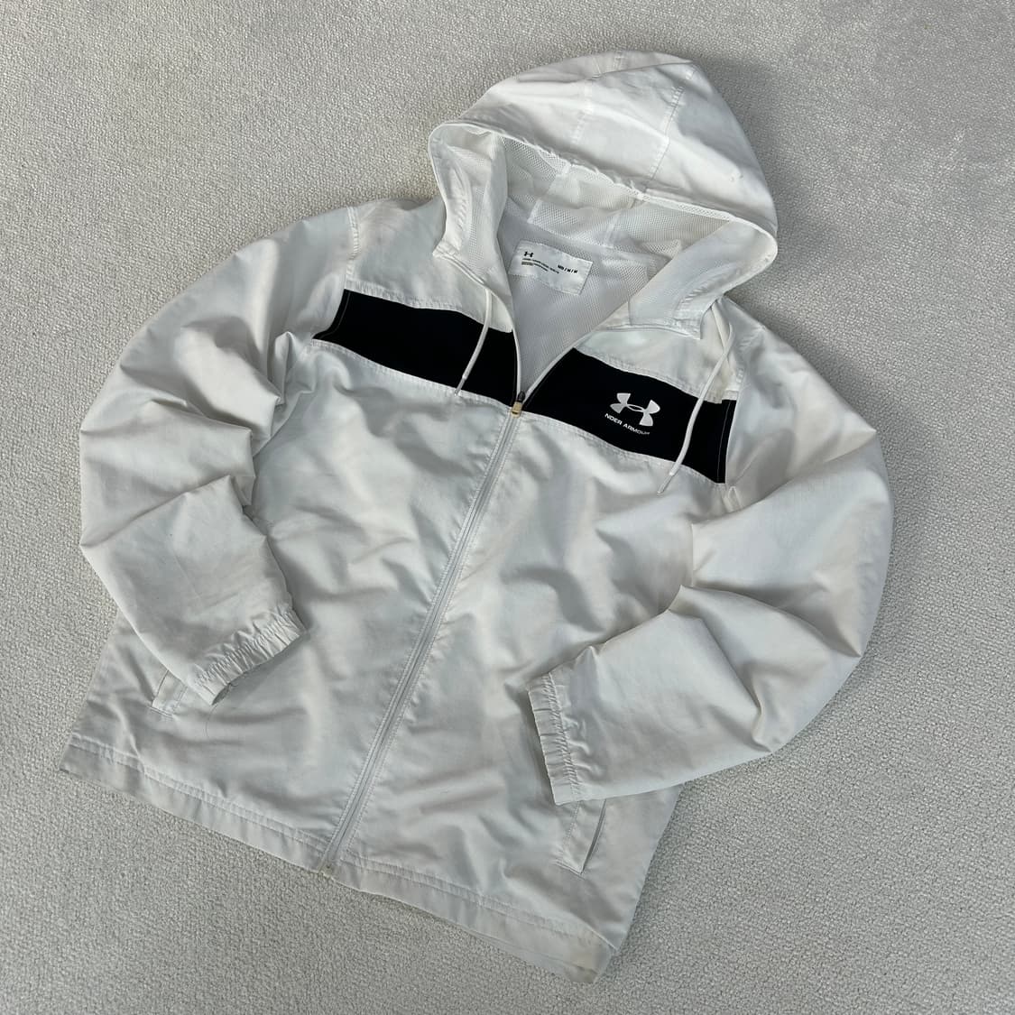 언더아머 화이트 바람막이 후드 집업 95 상품이미지1
