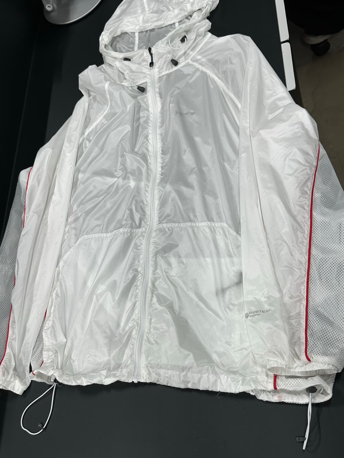 슈프림 립스탑 후드 윈드쉘 화이트 22SS 상품이미지4