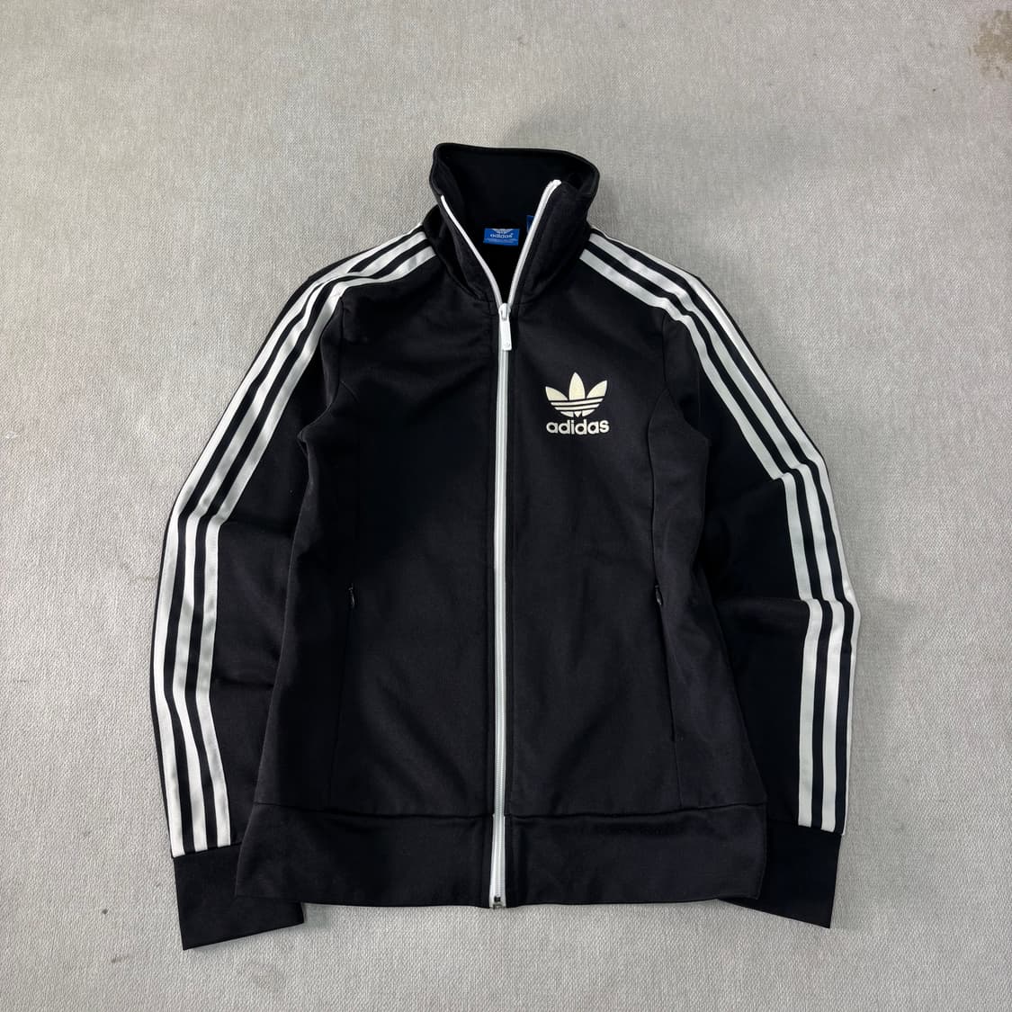 W 90 아디다스 유로파 블랙 트랙탑 져지 상품이미지1