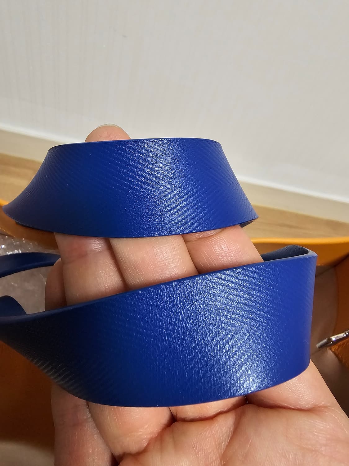 루이비통 퍼렐 쇼퍼 토트백MM 크로스 토트백 샤프란 라지사이즈 상품이미지10