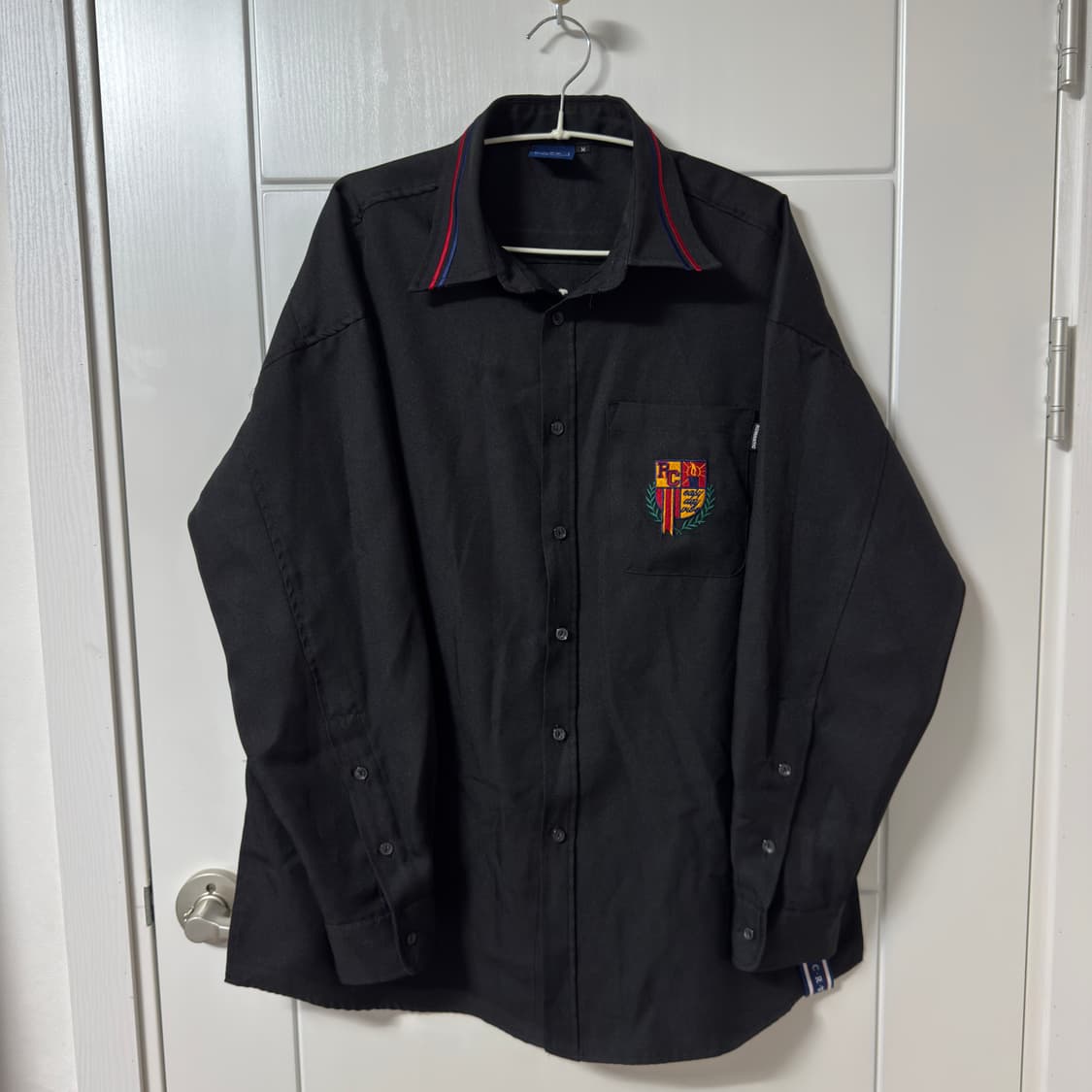 로맨틱크라운 블랙 셔츠 상품이미지2