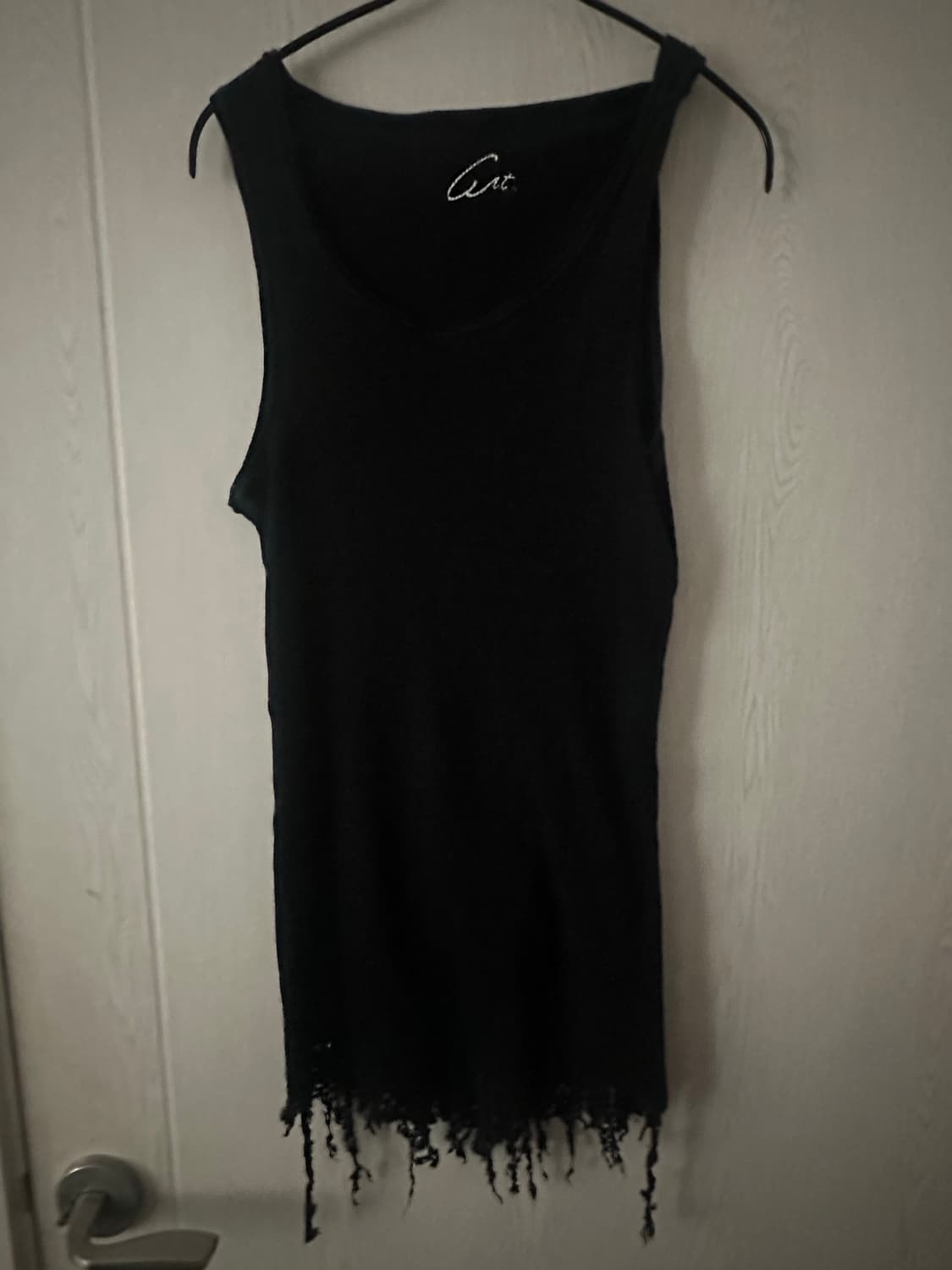 Art. Produced by DSI Sleeveless v-kei 상품이미지1