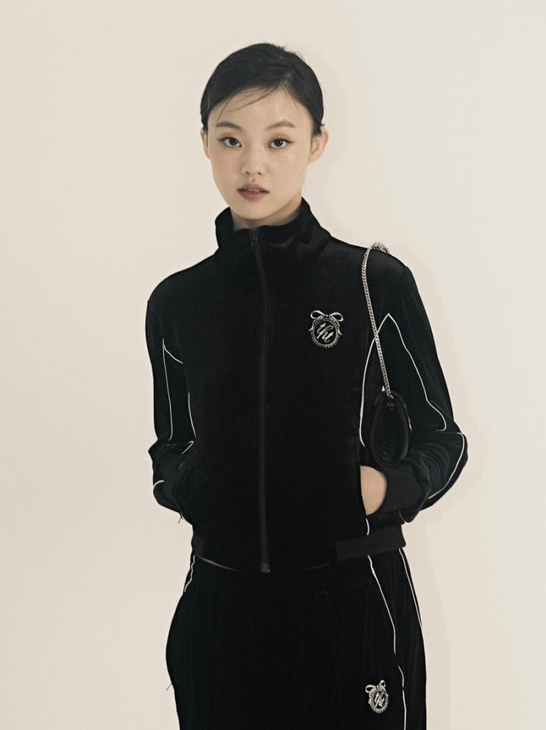 쓰리타임즈 엠파이어 벨벳 트랙 자켓 슬림핏 상품이미지1