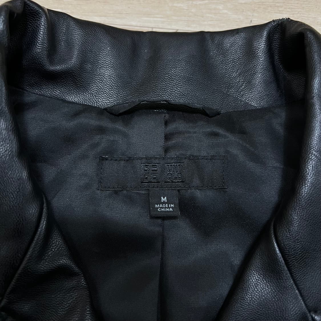 유니클로 싱글 레더 라이더 가죽자켓 [블랙] M/95 상품이미지4