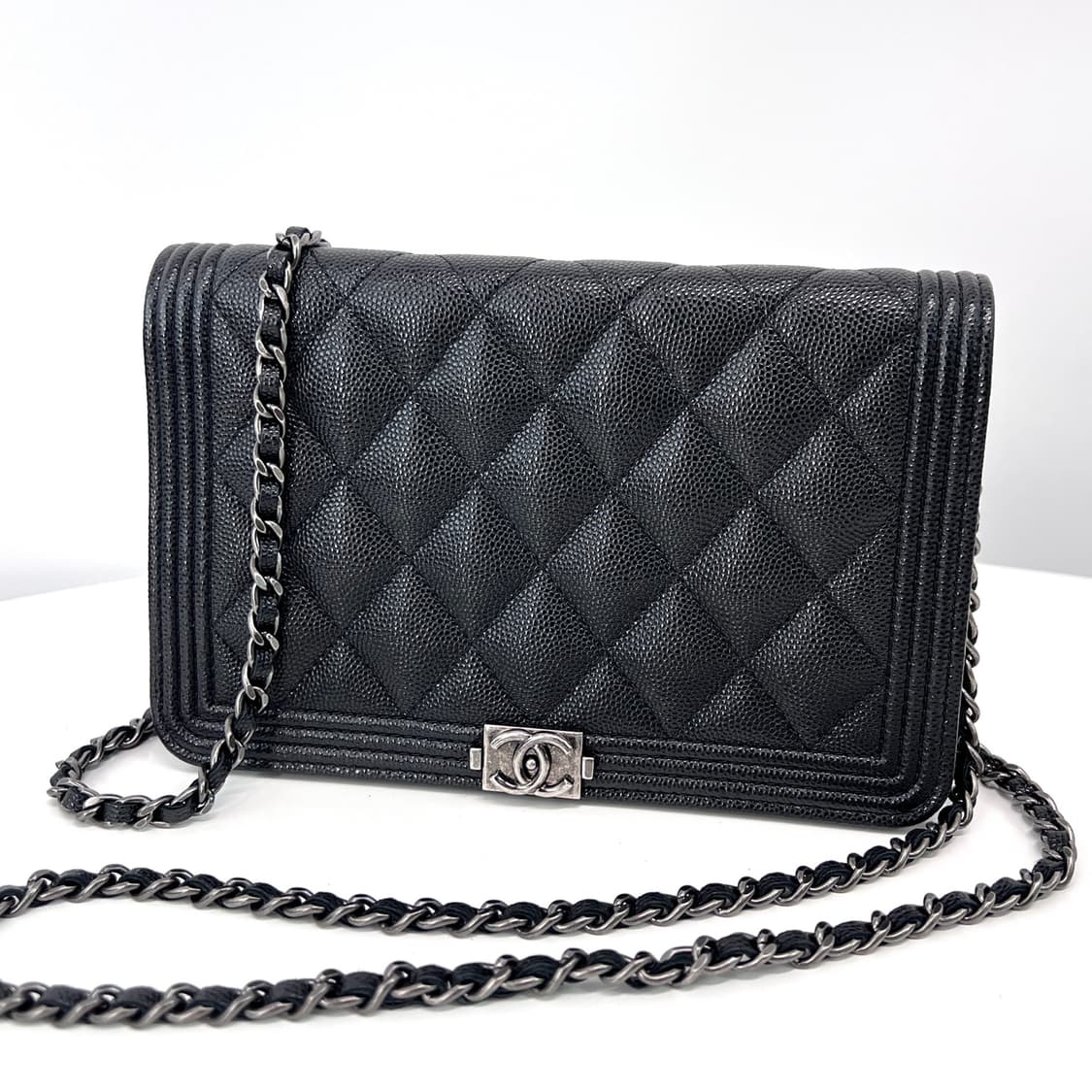 샤넬 캐비어 보이 WOC 크로스백 블랙 (A80287) 상품이미지3