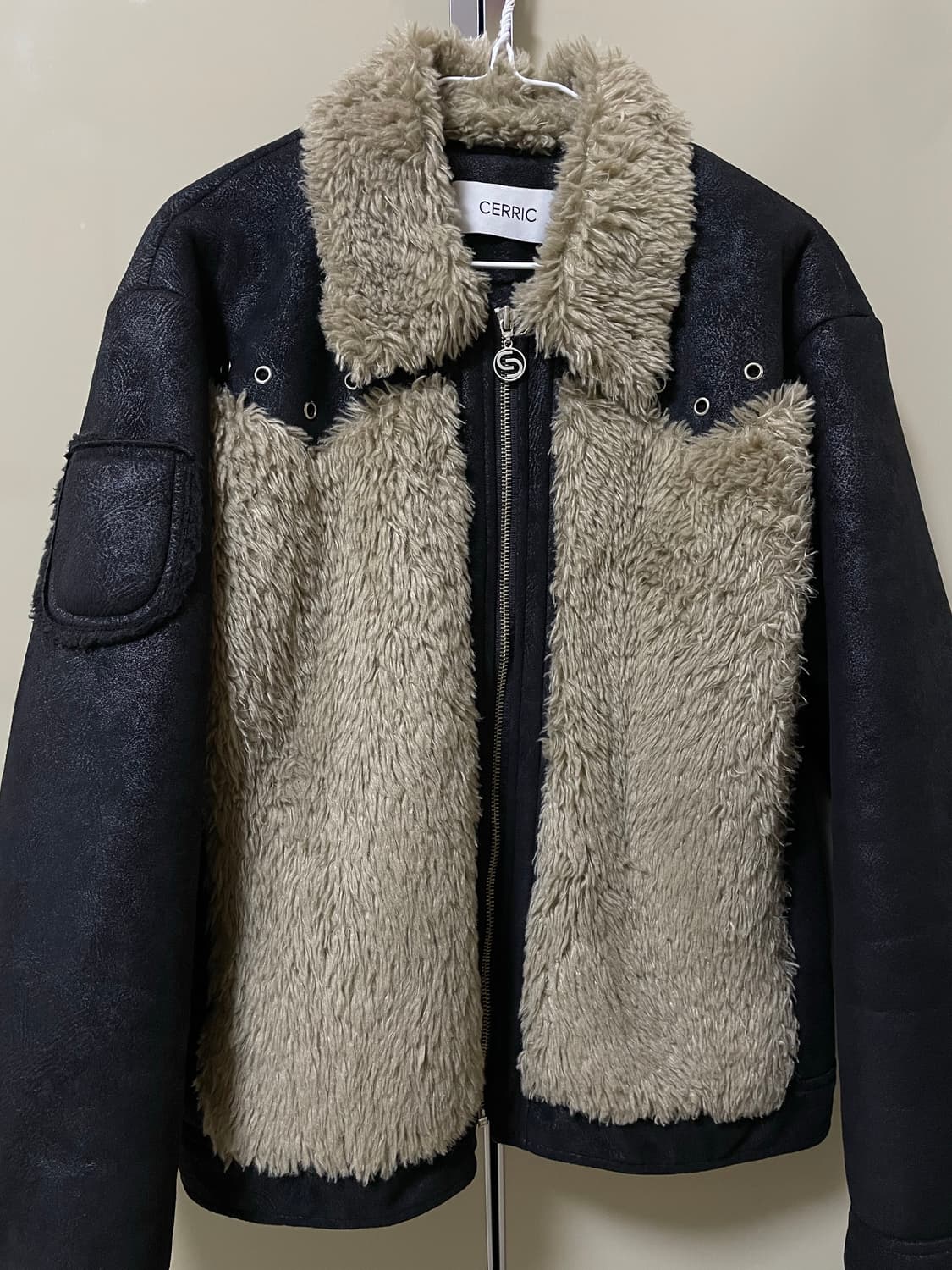 세릭 블랙 무스탕 상품이미지1