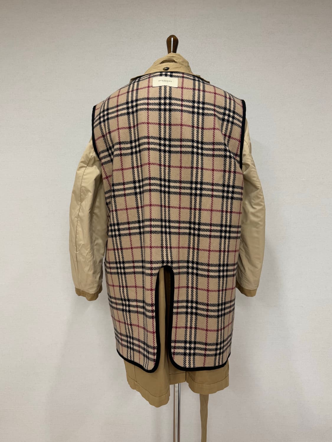 Burberry 클래식 트렌치 코트 (탈착 라이너 포함) 상품이미지9