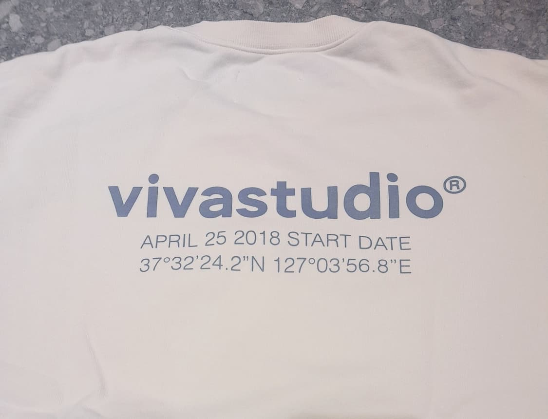 💥비바스튜디오 스웻셔츠 아이보리 (XL)
 상품이미지7