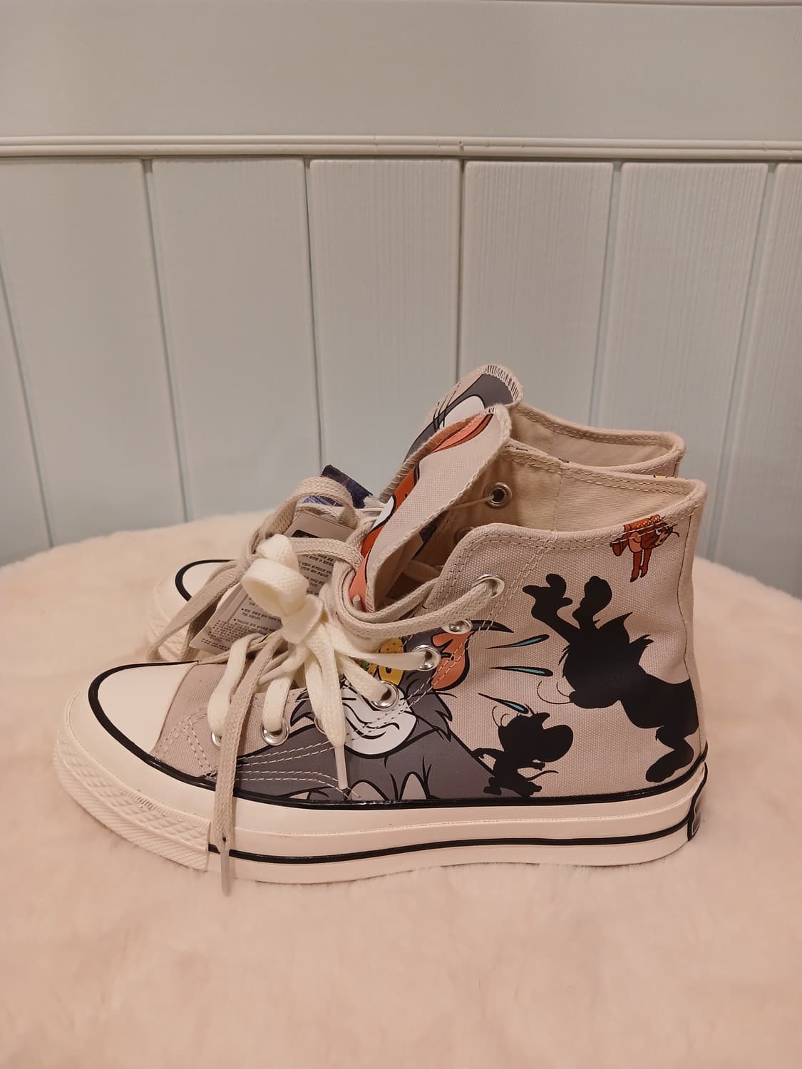 컨버스 톰과제리 정품 콜라보 하이 스니커즈 240 사이즈 상품이미지3