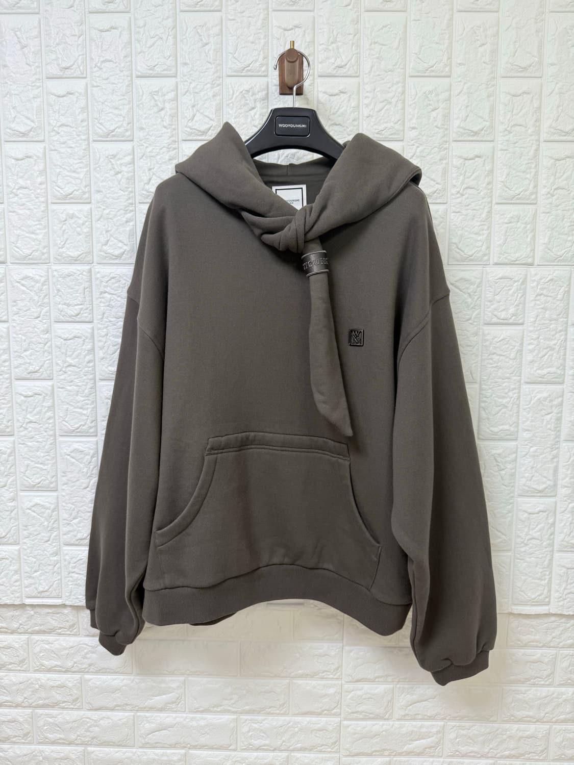 (24SS 새상품급) 우영미 다크 그레이 매듭 후드 티셔츠(48) 상품이미지1