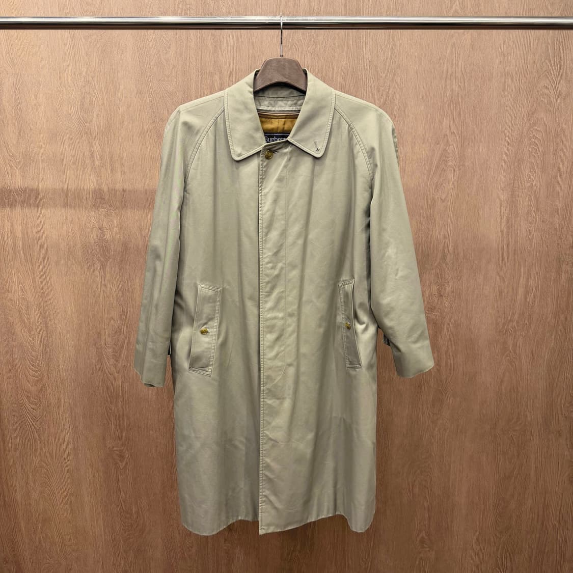 버버리 싱글 트렌치 코트 래글런 슬리브 디테일 카키 베이지 상품이미지2