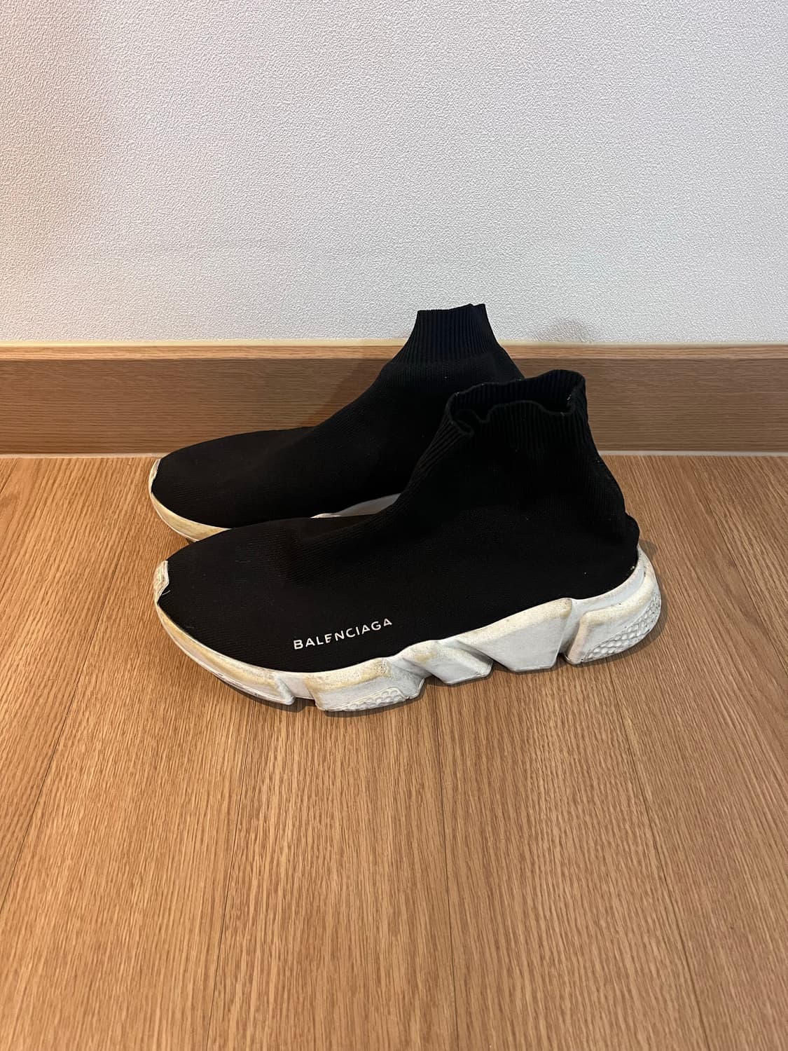 발렌시아가 스피드러너 E39 OG 상품이미지2