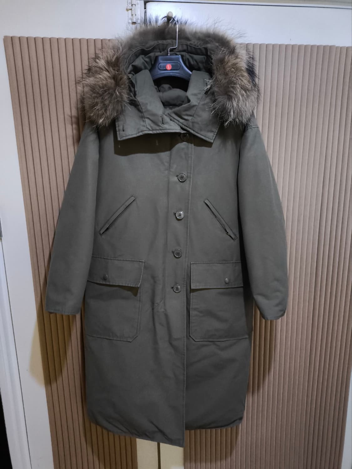 80 톰보이스튜디오 라쿤털 덕다운 파카 롱패딩 상품이미지1