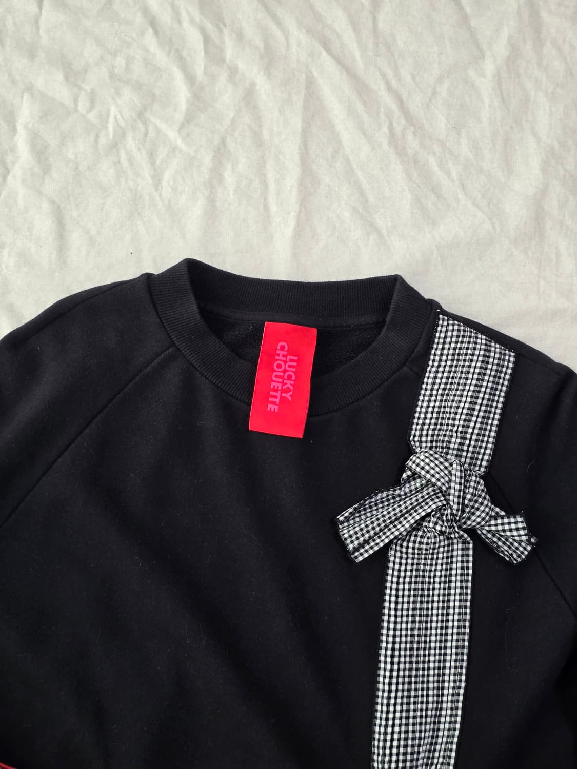 LUCKY CHOUETTE 럭키슈에뜨 리본 오버핏 맨투맨 상품이미지2