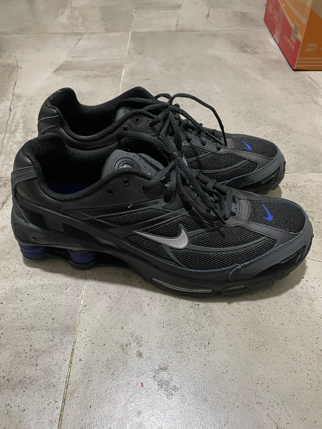 나이키 샥스 라이드 2 블랙 딥 로얄 블루 상품이미지3