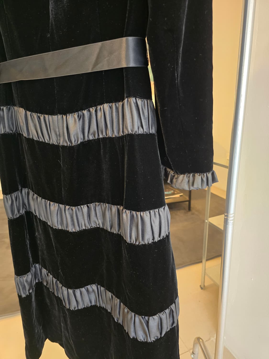 밸벳 리본 주름 원피스 상품이미지4