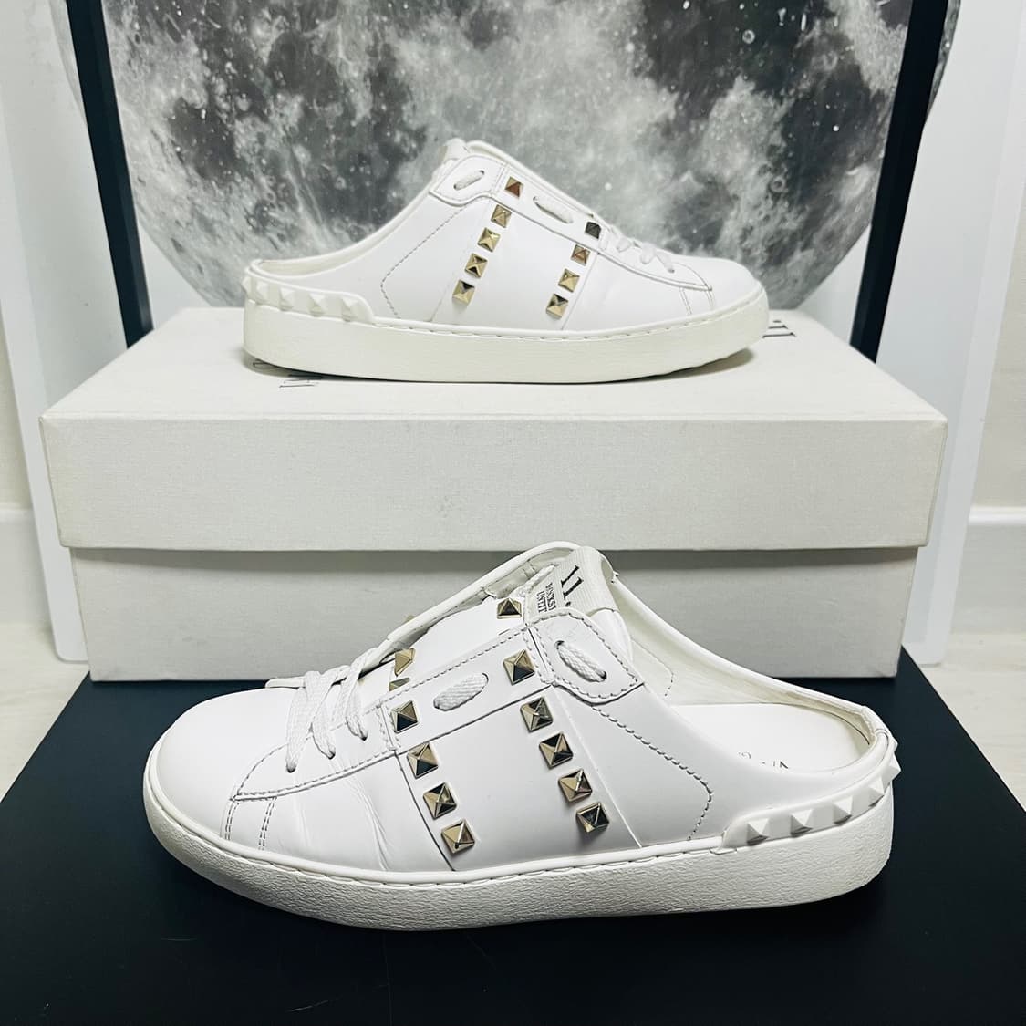 정품 36.5) 발렌티노 락스터드 뮬 스니커즈 235~240 상품이미지2