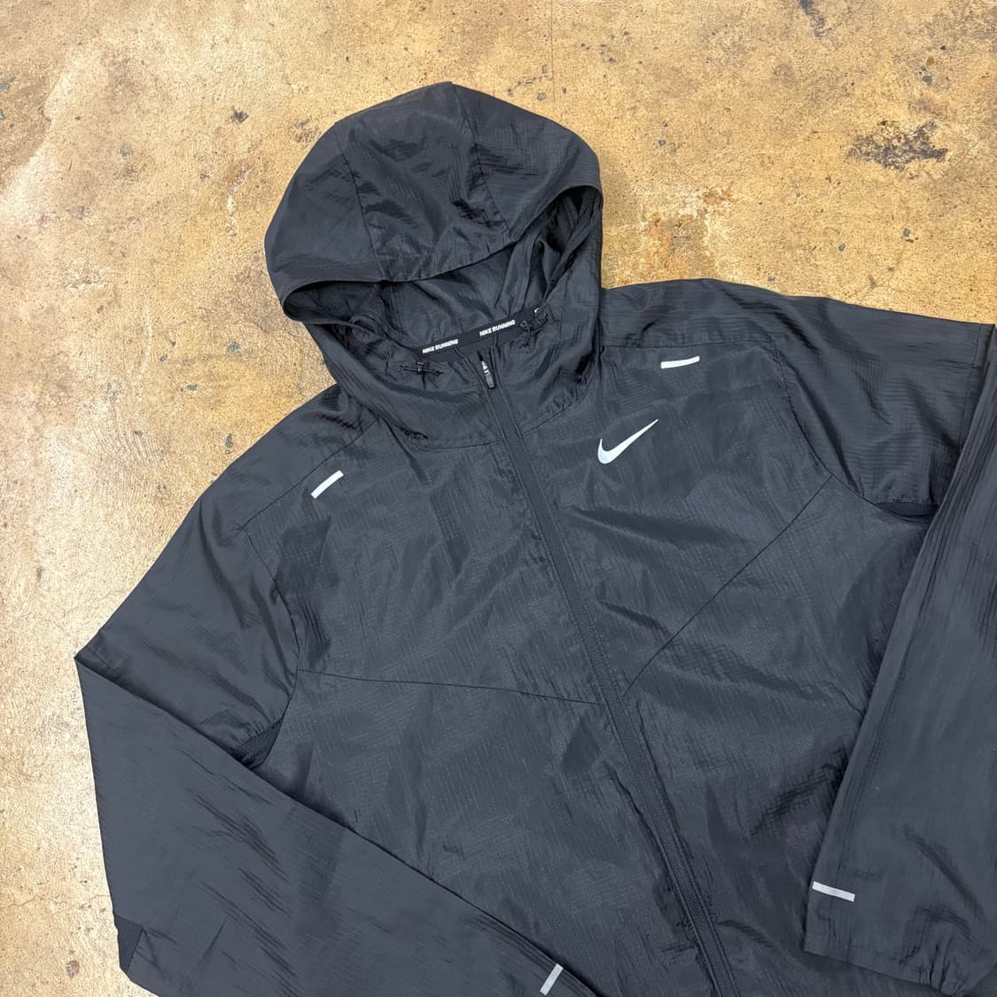 [정품/L,100] 나이키 러닝 바람막이 후드 블랙 b17 상품이미지1