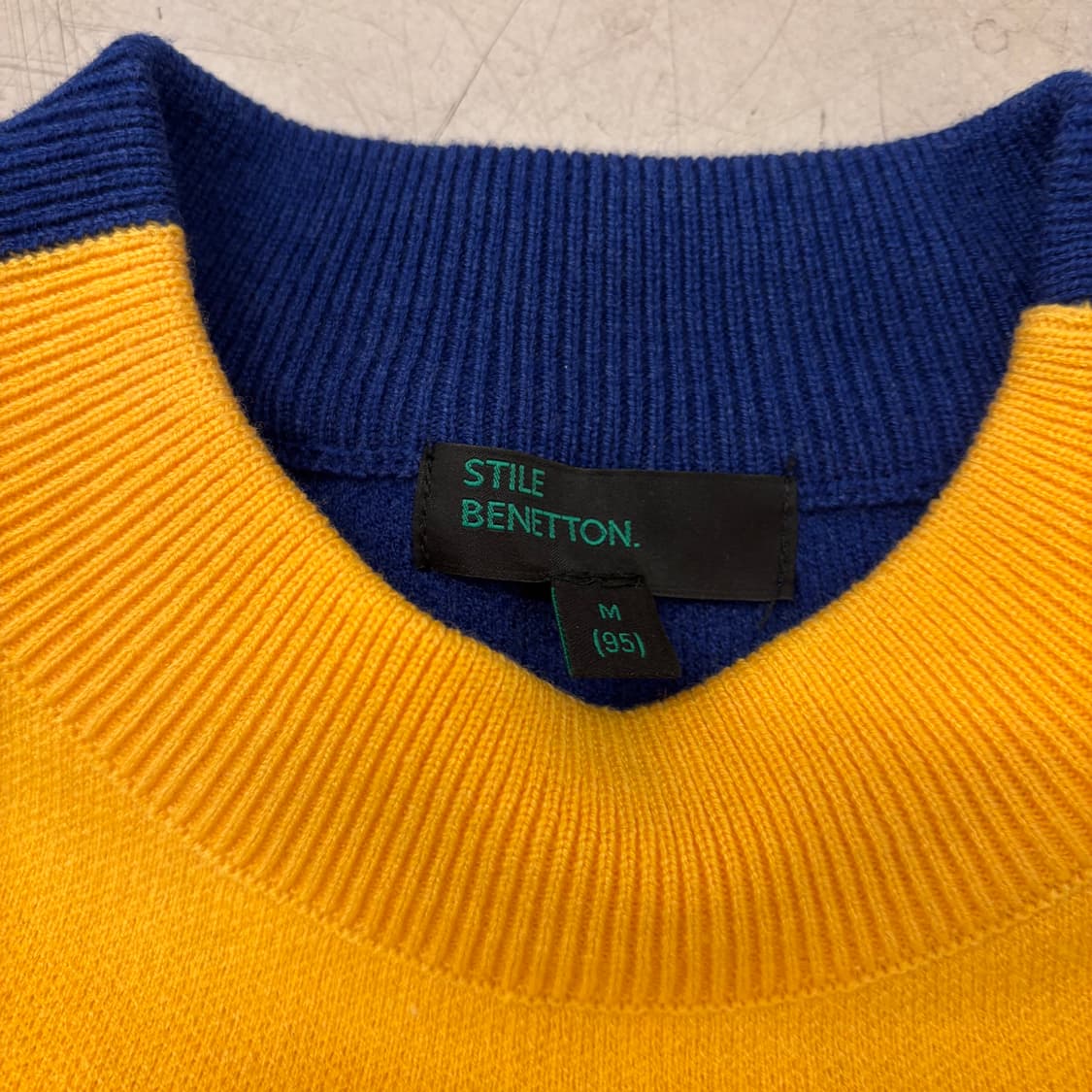 베네통 투톤 빅로고 니트 상품이미지3