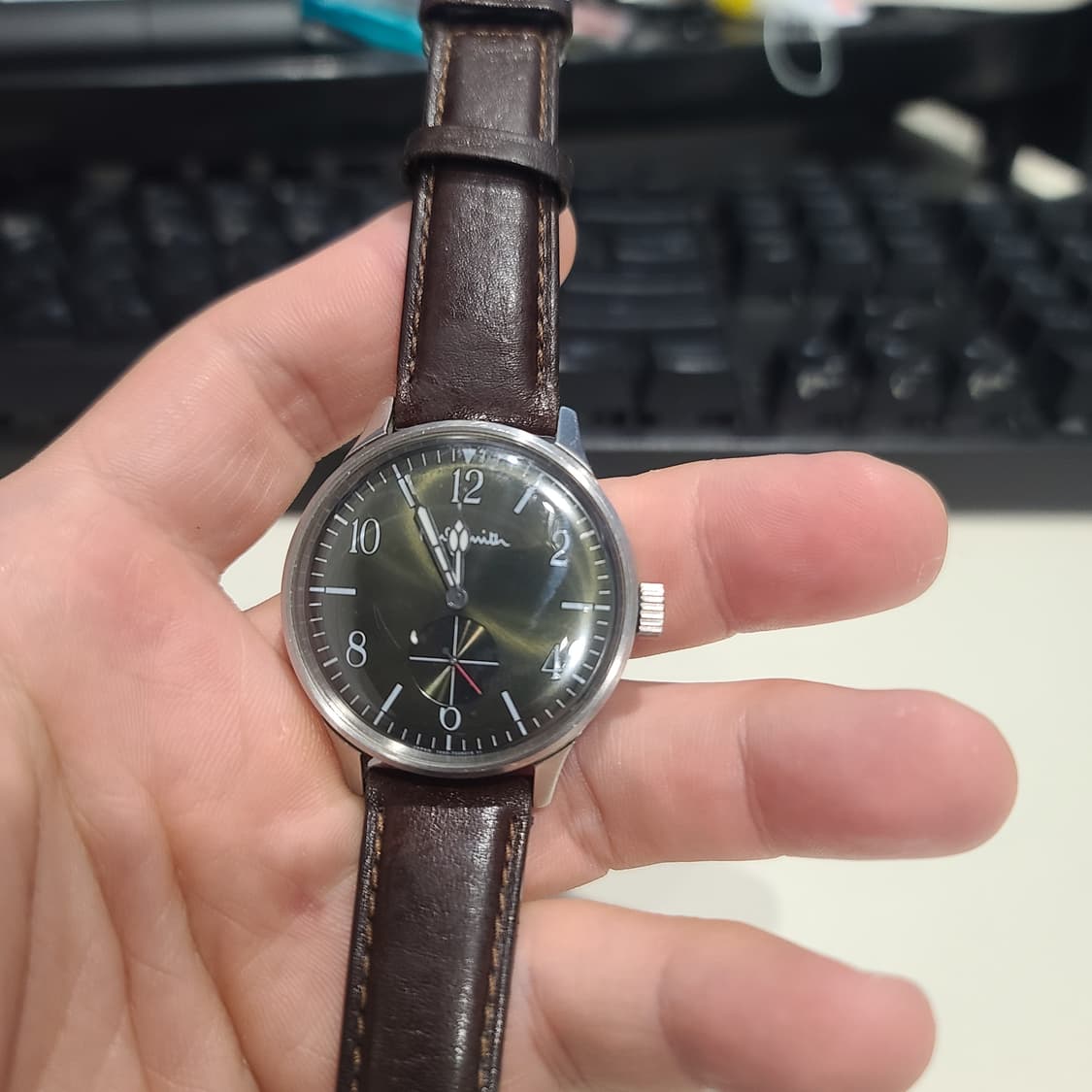 폴스미스시계 쿼츠무브먼트 정상작동 시계단품 팝니다. 상품이미지1