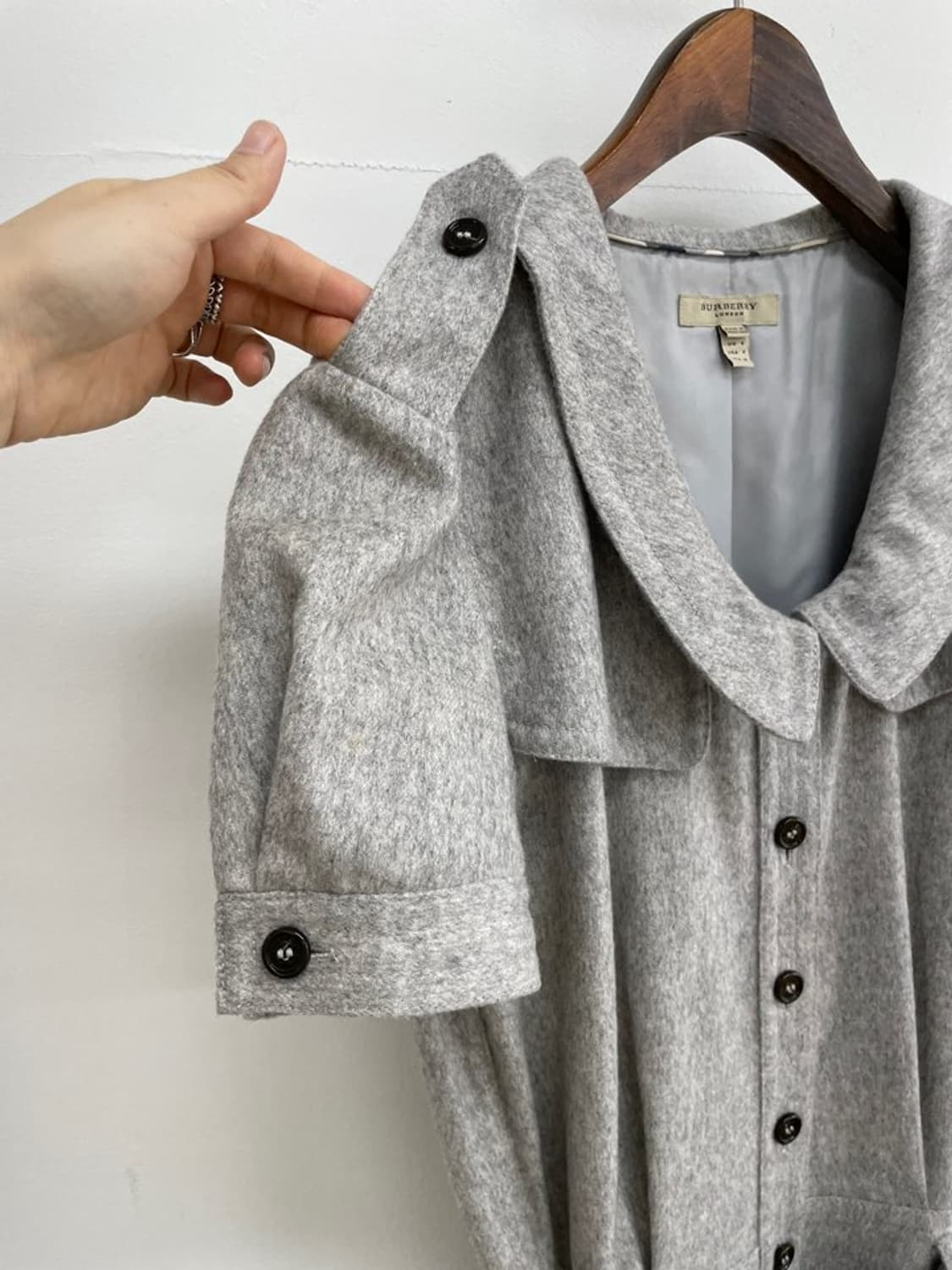 버버리 둥근카라 캐시미어 블렌딩 벨티드 원피스 상품이미지4