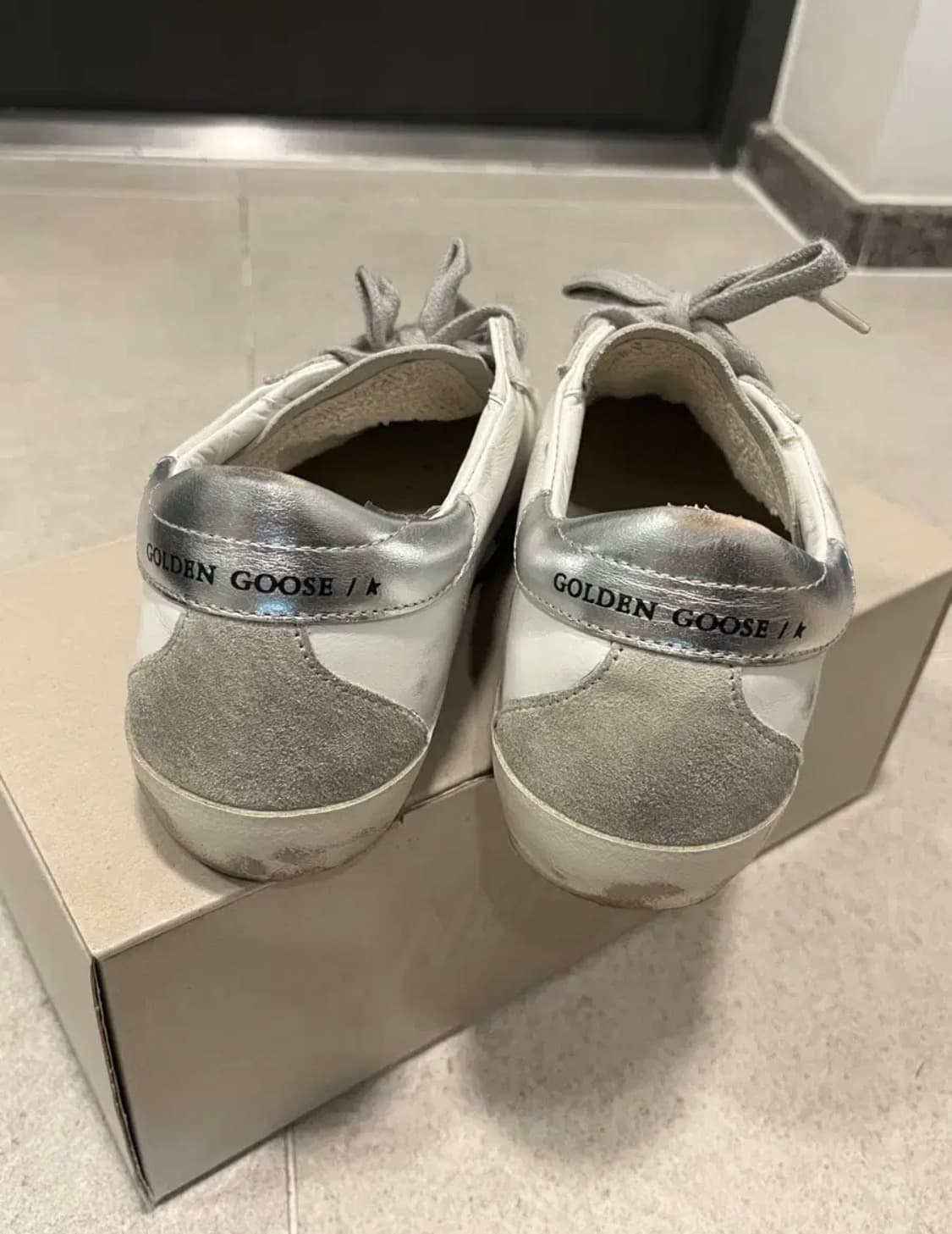 [골든구스] (W) 슈퍼스타 화이트 실버탭 스니커즈 상품이미지4