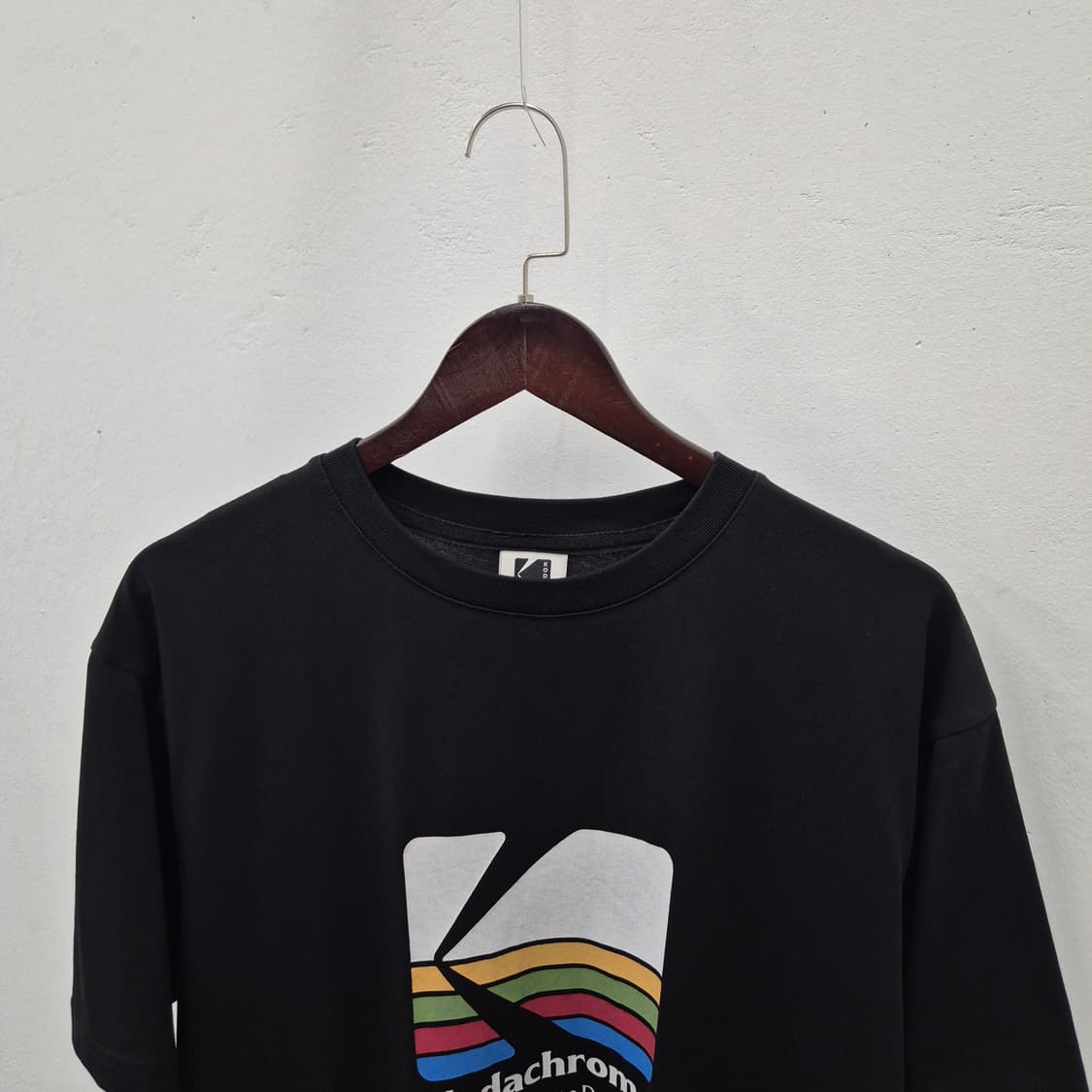 코닥 트립 레인보우 빅로고 반팔티 100 상품이미지2