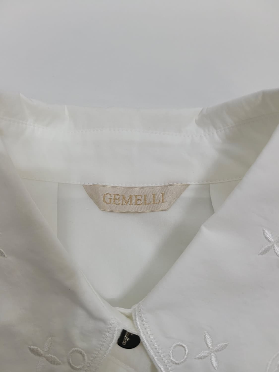 GEMELLI 23SS 제멜리 자수 블라우스 셔츠 / 여 85  화이트
 상품이미지8