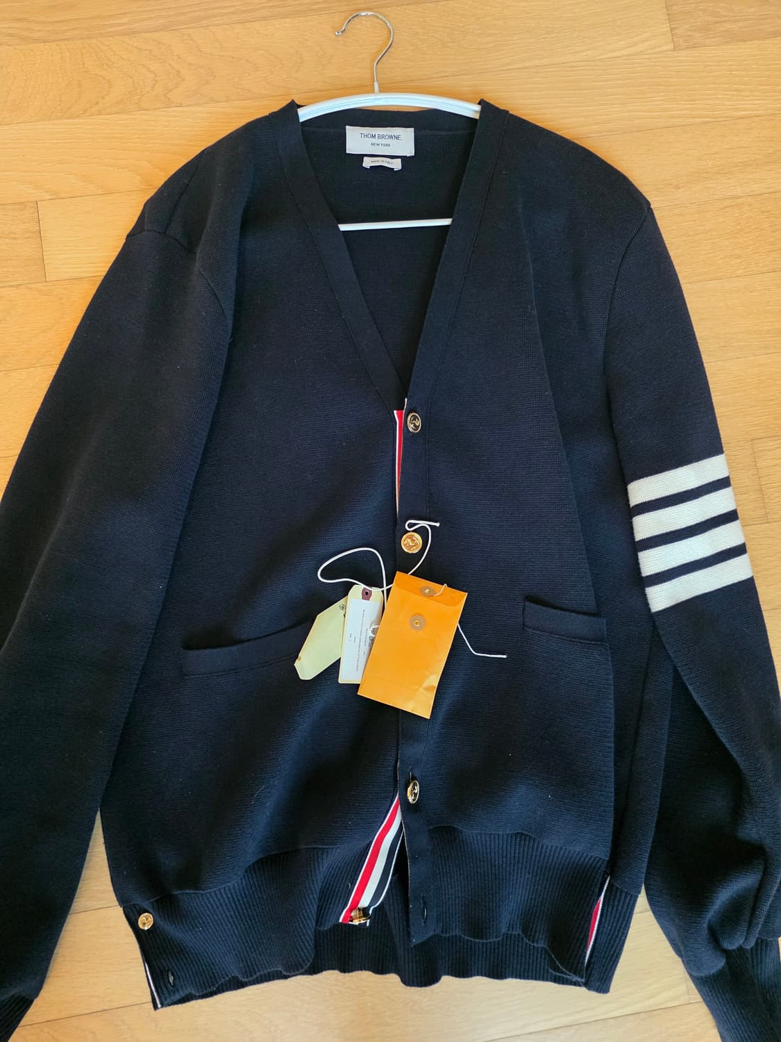 [5] 25FW 톰브라운 밀라노스티치 금장 가디건 풀구성 상품이미지1