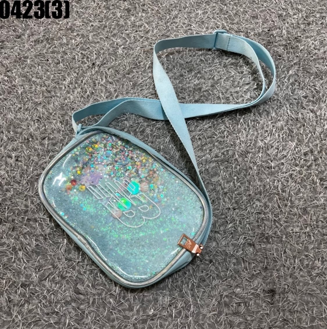 뉴발란스 크로스백 상품이미지1