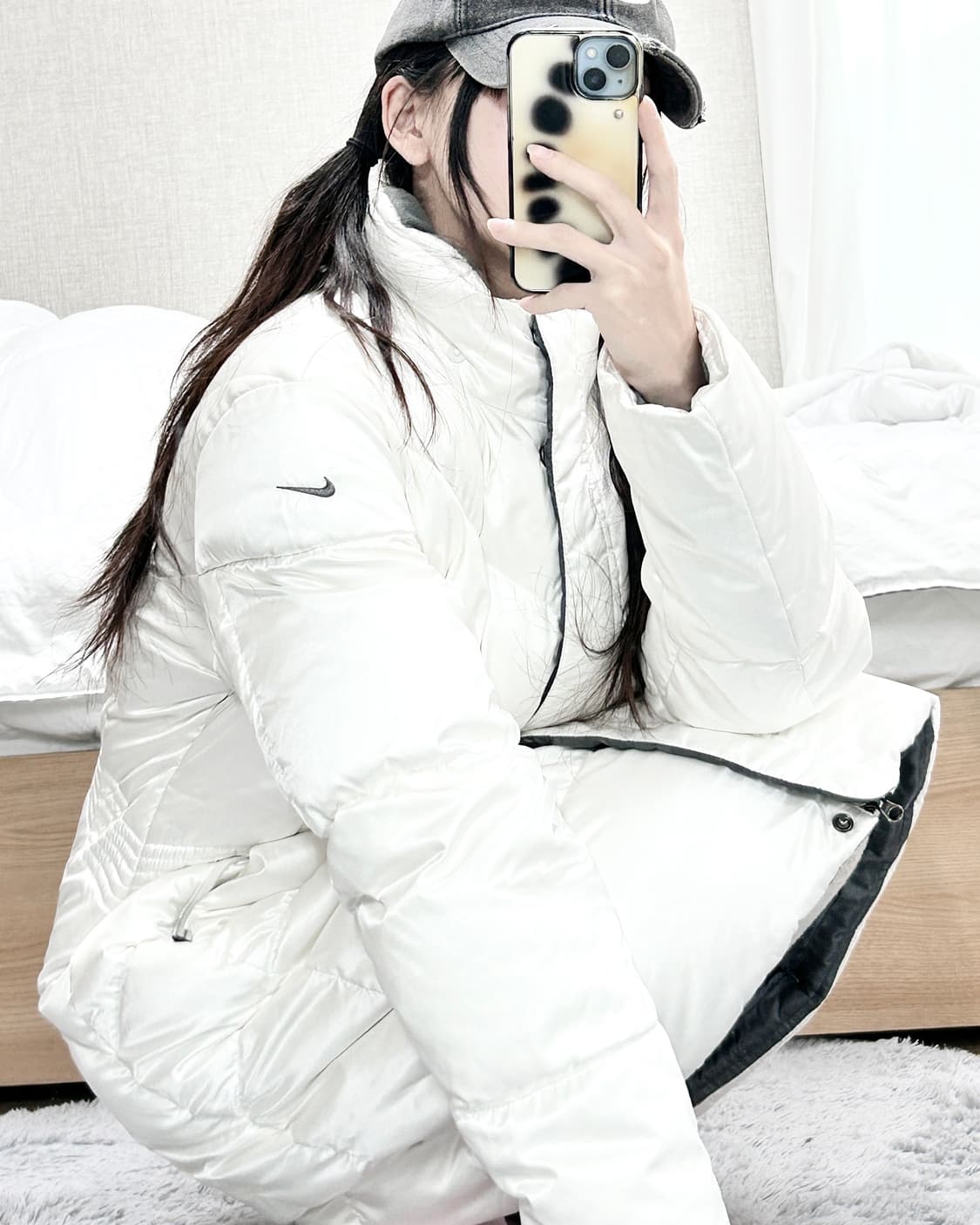 나이키 스우시 덕다운 유광 화이트 롱패딩 상품이미지1