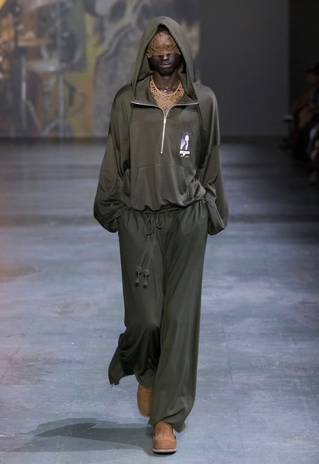 언더커버 25ss 하프집업 후디 카키 상품이미지1