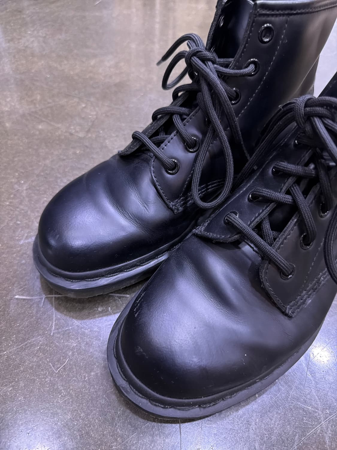 닥터마틴 101 6홀 워커 부츠 블랙 250 상품이미지3