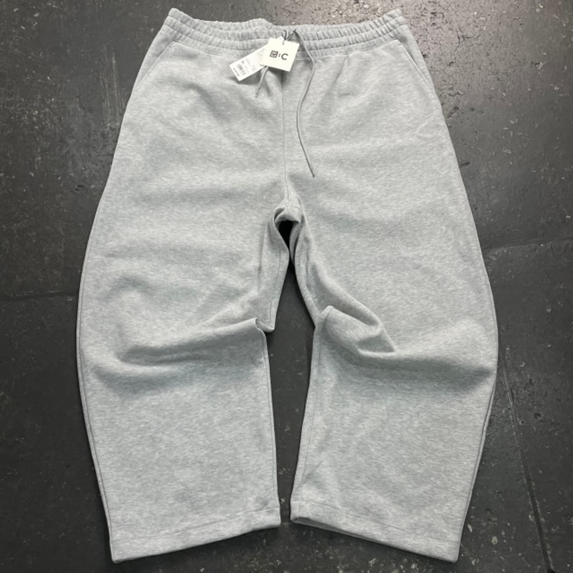 105 유니클로 C 와이드 스웻팬츠  상품이미지1