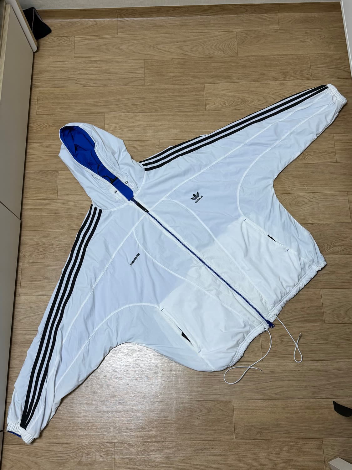 아디다스 X YESEYESEE 리버시블 바람막이 / XL 사이즈 상품이미지1