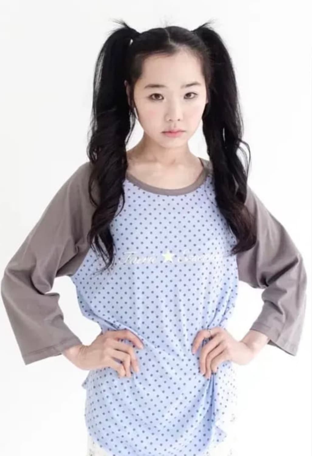 샵페어리 도트 레글런 슬리브 탑 상품이미지1