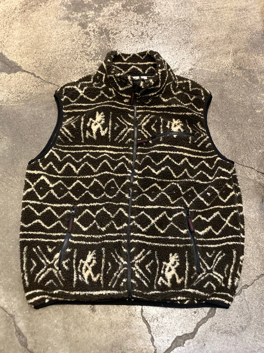 디스이즈네버댓 x 그라미치 플리스 베스트 브라운 상품이미지1