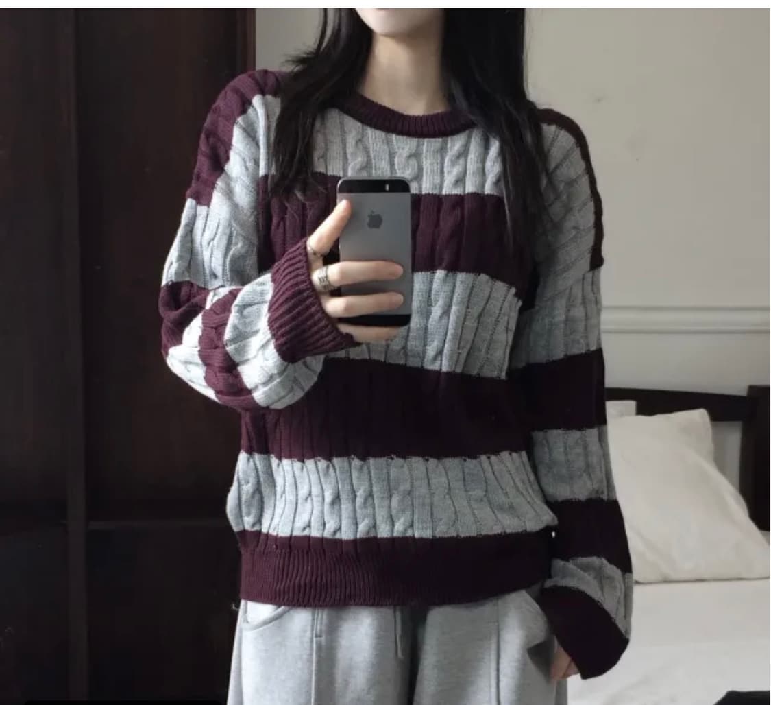 해리드 꽈배기 스트라이프 단가라 오버핏 라운드넥 긴팔 니트 상품이미지1