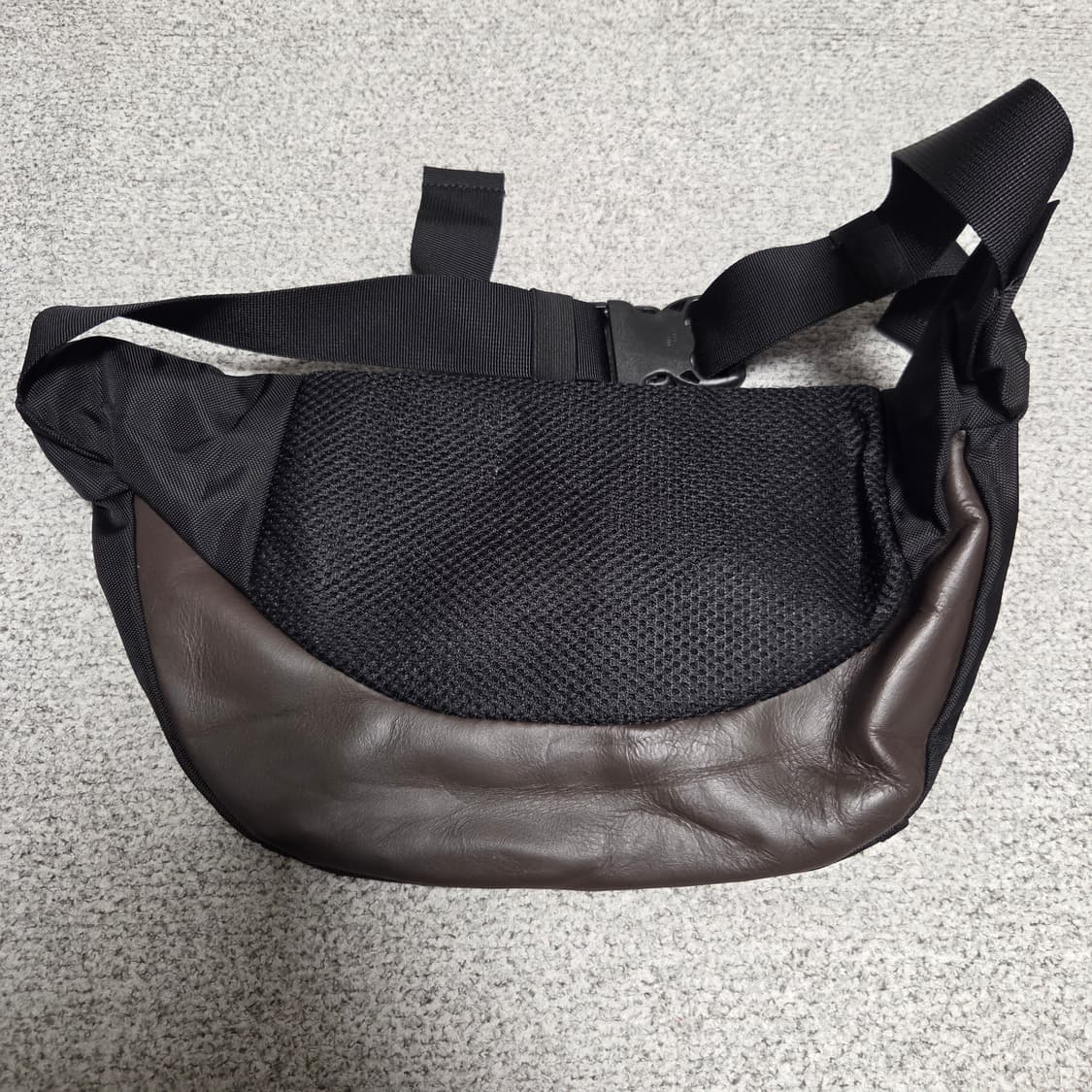 Burton 아메리칸 블랙 힙색 크로스백 가방 상품이미지5