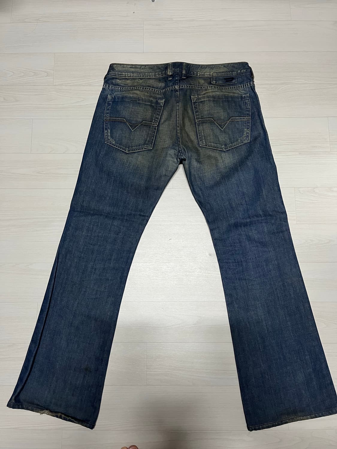 디젤 자탄 데님 부츠컷 팬츠 판매합니다. 상품이미지2