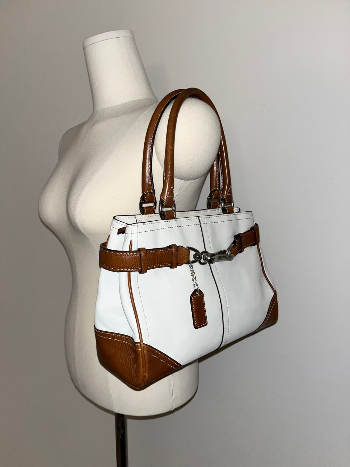 📦 Coach beige white Shoulder Bag 상품이미지3