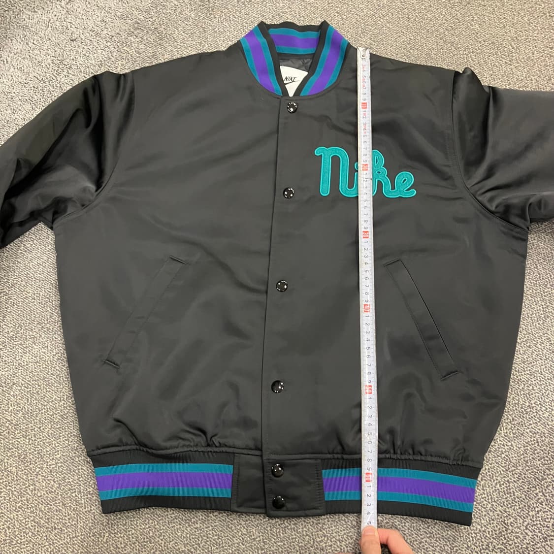 316 나이키 덕아웃 루즈 누빔 사틴 바시티 스타디움 자켓 상품이미지8