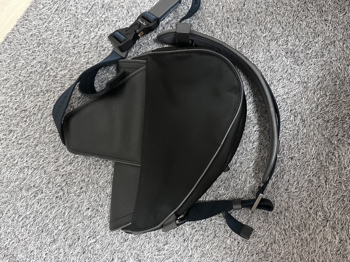 디올 X 사카이 새들백 블랙 상품이미지5