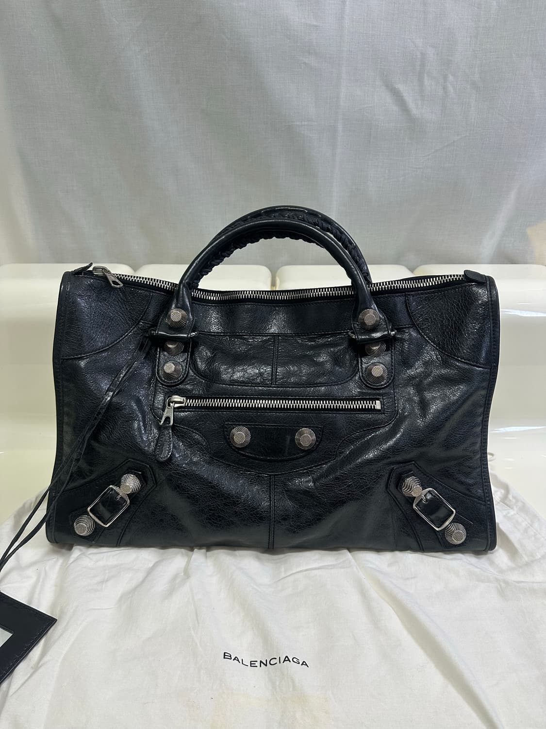 [A 정품] 발렌시아가 자이언트 시티 모터백 블랙 상품이미지1