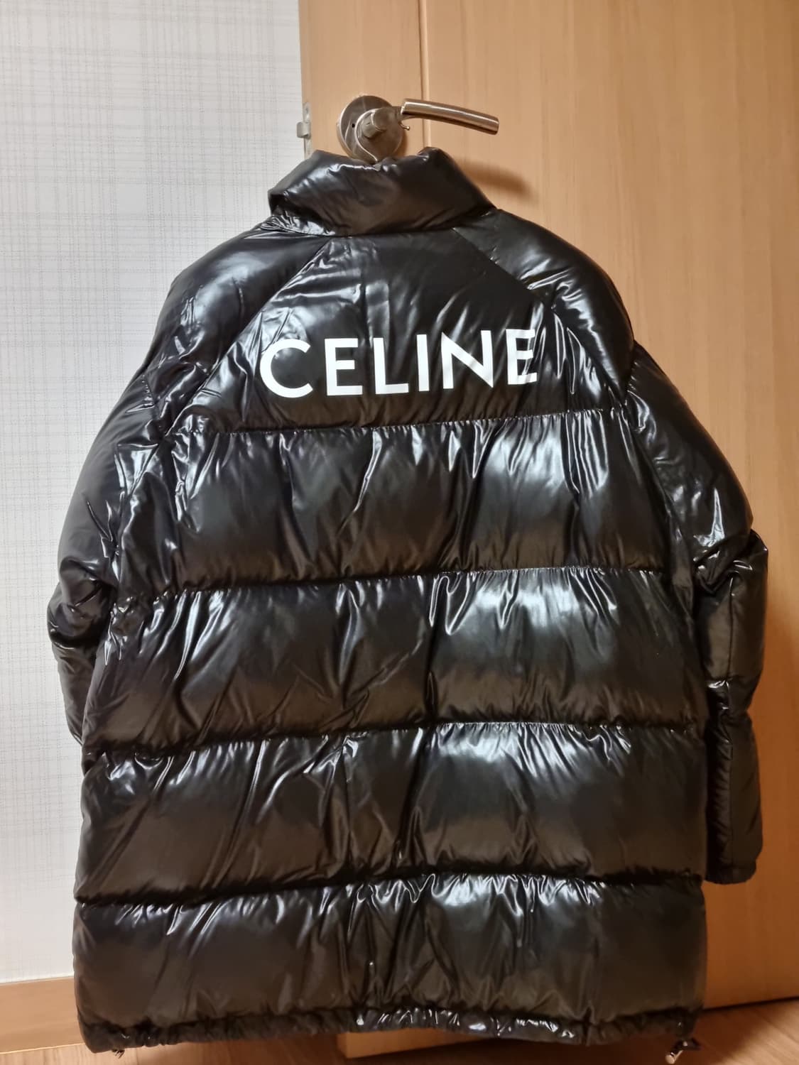 셀린느 백로고 패딩 상품이미지1