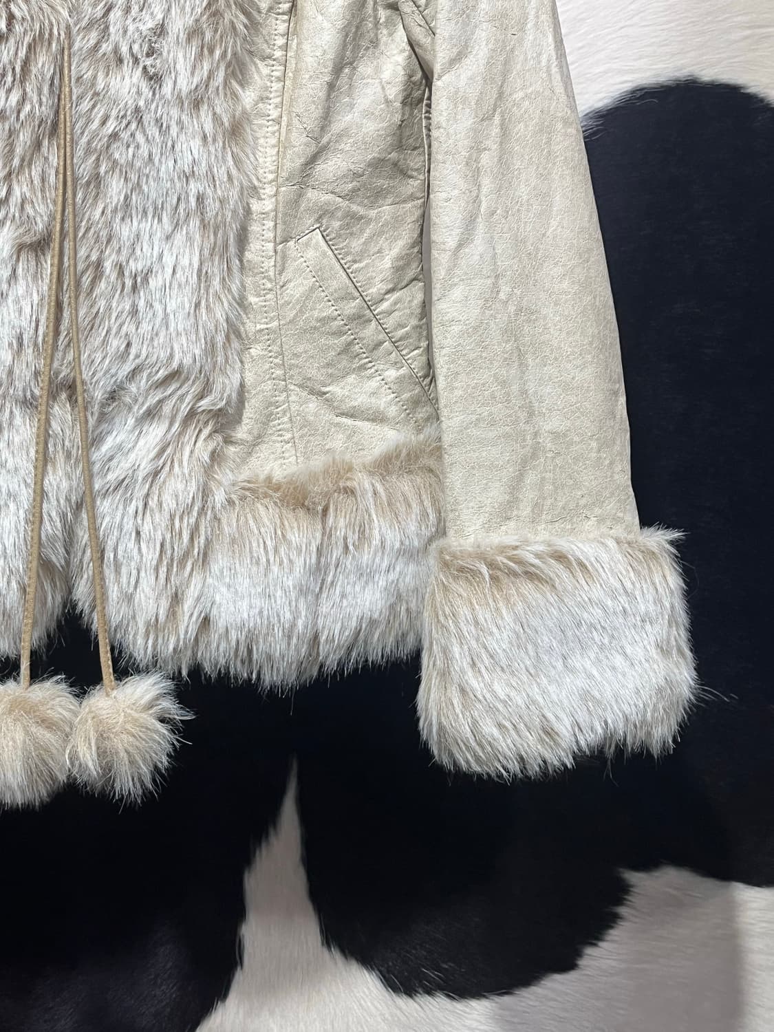 슬림핏 베이지 퍼 무스탕 상품이미지6